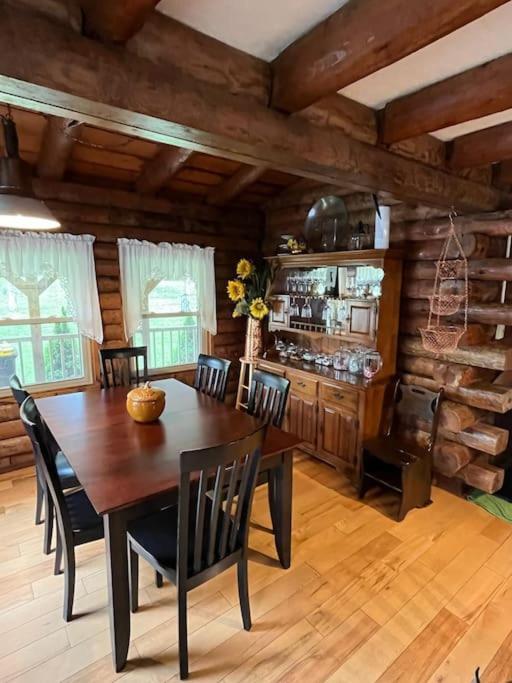 Acorn Resort A Unique Retreat Cabin, 13 Acres Land Bloomington Exterior foto